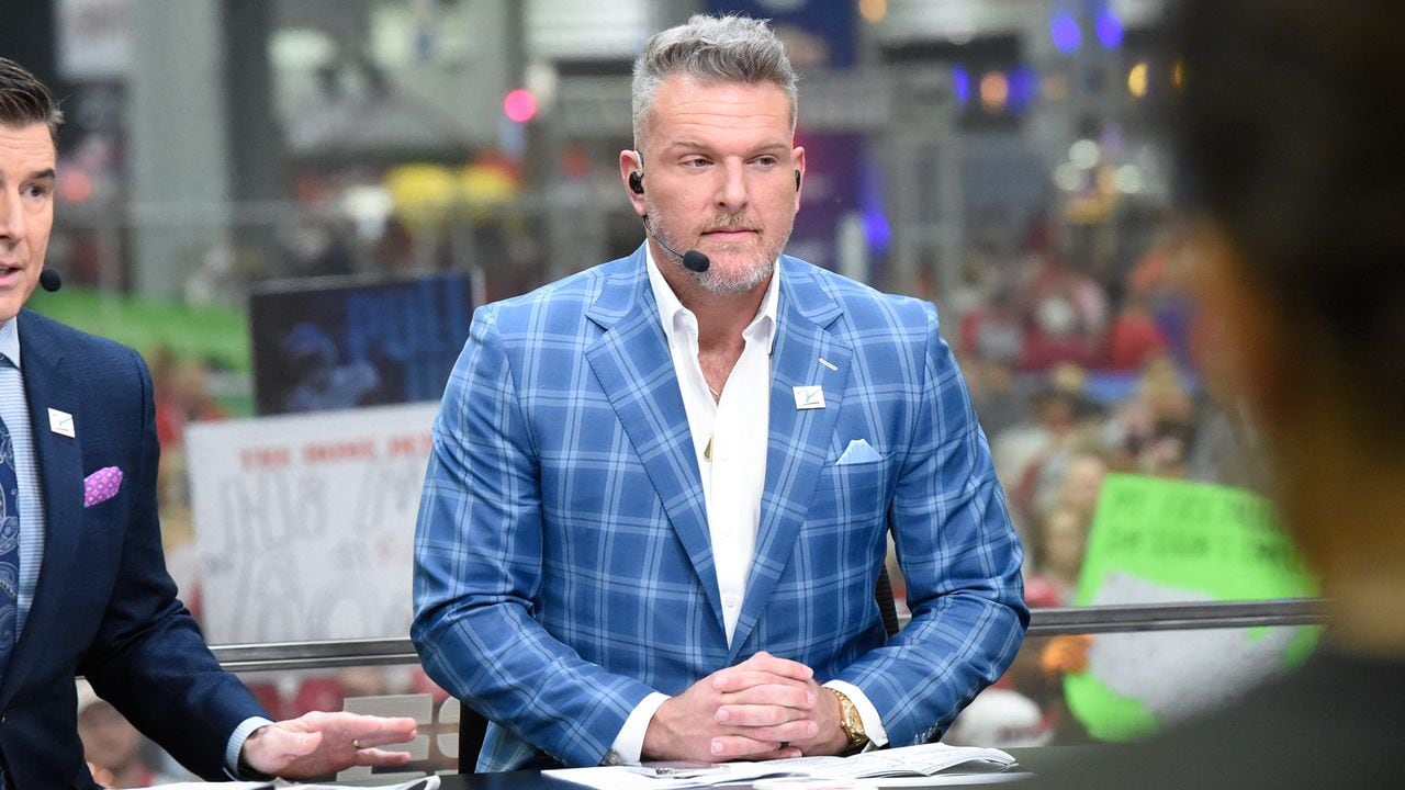 Kirk Herbstreit tells Pat McAfee, who hates the negativity, if he leaves âGameDay,â heâll follow