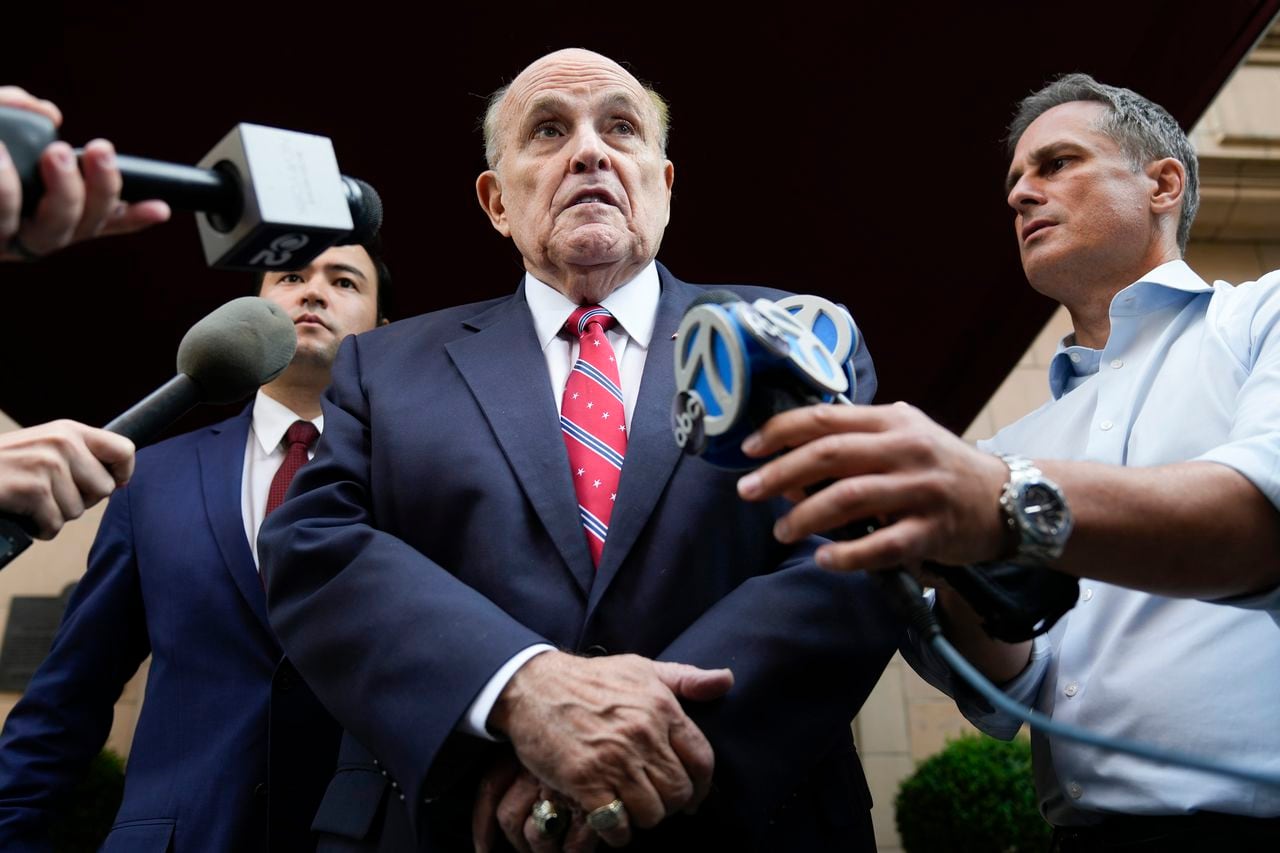 Rudy Giuliani ordered to pay $148 million to Georgia election workers Wandrea âShayeâ Moss and Ruby Freeman