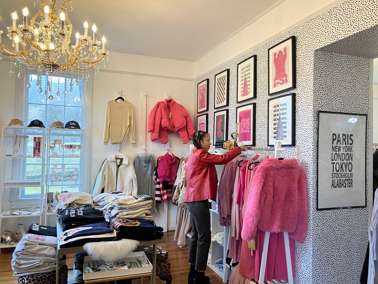 This Alabama businessowner invites customers to feel at home, with a pop of pink