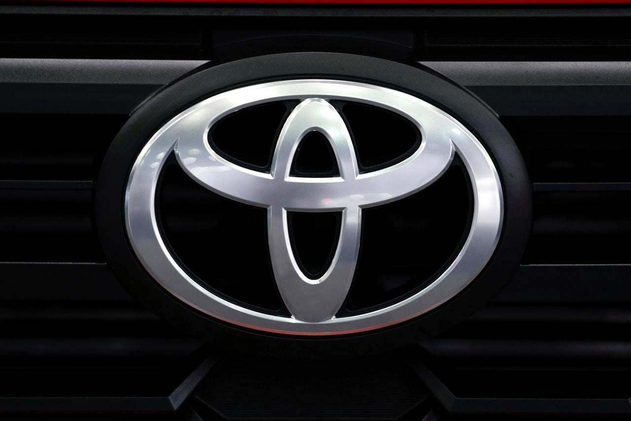 Toyota recalls 1 million vehicles for air bag problem; Here are the models