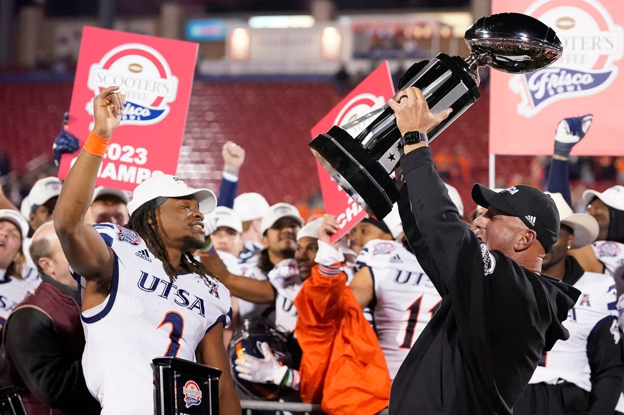 USTAâs Jeff Traylor has hilarious response to iced coffee bath during Frisco Bowl