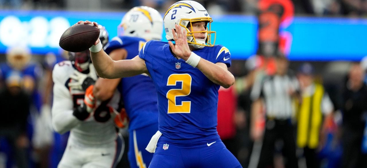 Who is on Thursday Night Football tonight? Chargers-Raiders free live stream