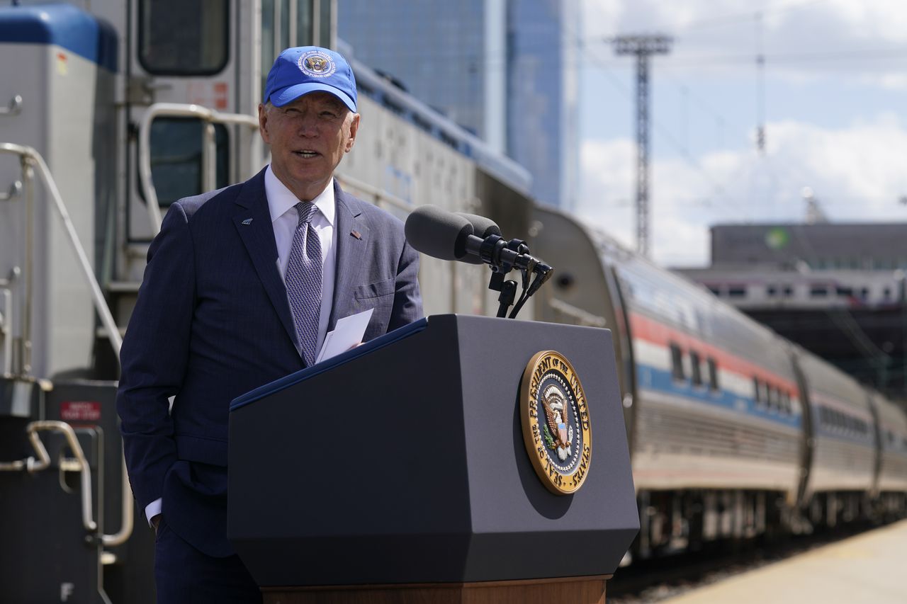 Why Amtrak service has not started between Mobile and New Orleans