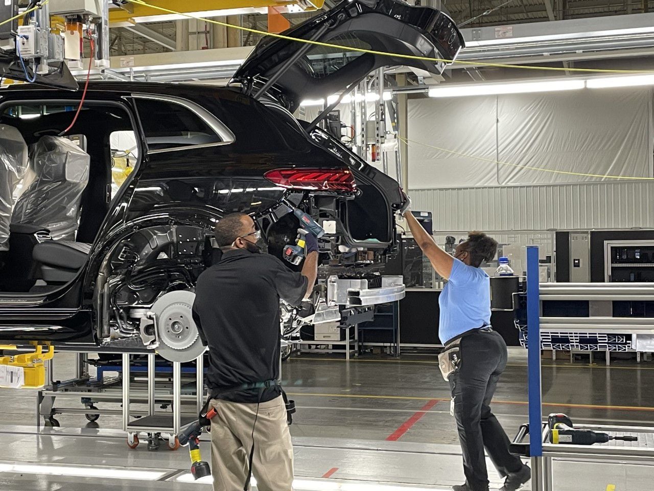 30% of workforce at Mercedes-Benz Alabama plant push for union, UAW says