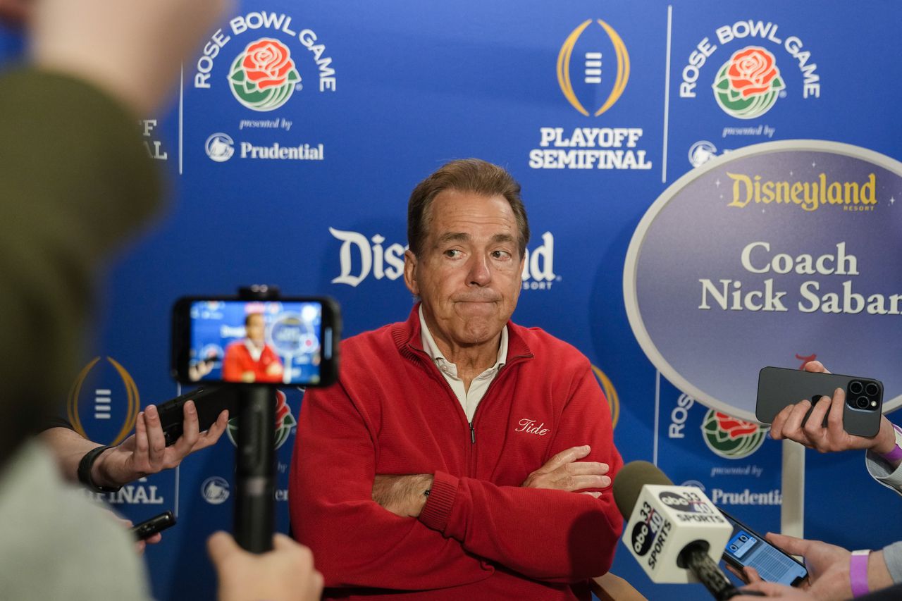 Alabama allows 5 sacks in 1st half of Rose Bowl vs. Michigan