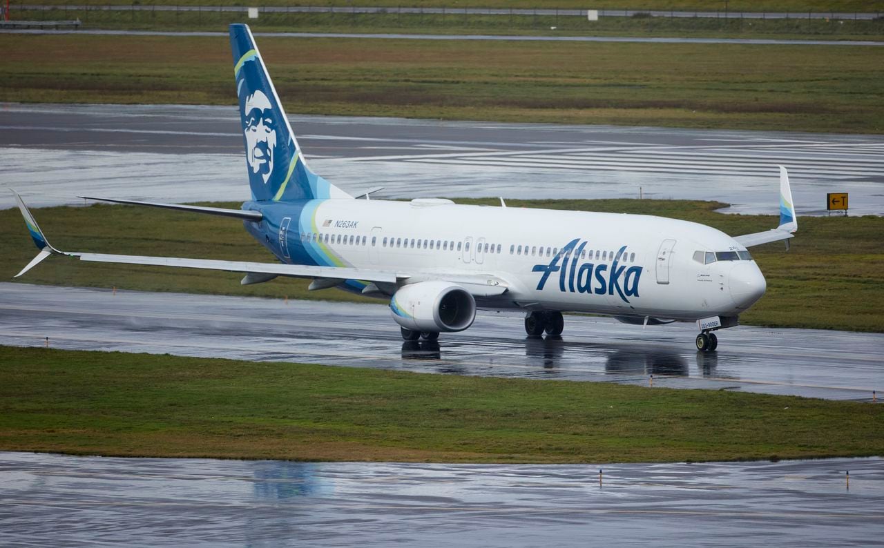 Alaska Airlines again grounds all Boeing 737 Max 9 jetliners Sunday