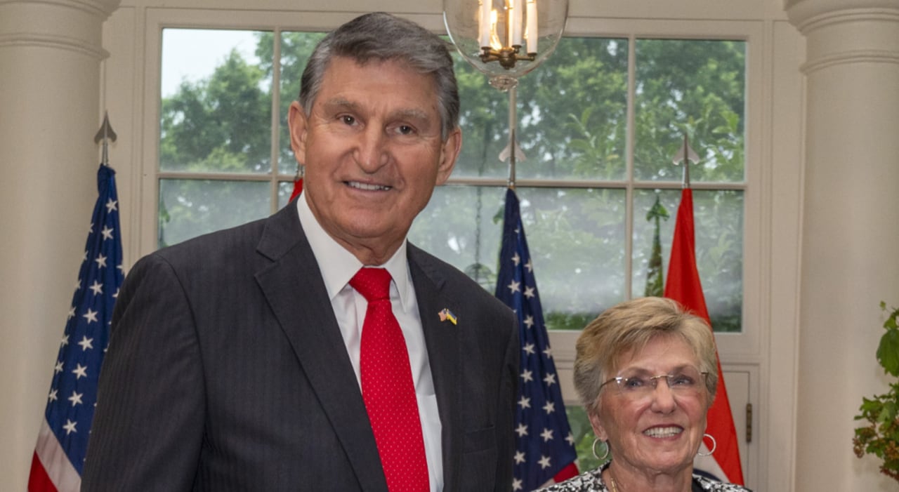 Assault charges filed in police chase crash that injured Sen. Joe Manchinâs wife