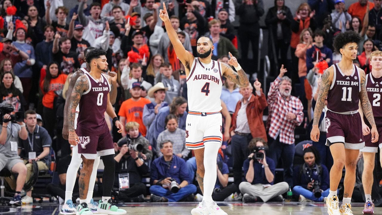 Auburn basketball forward Johni Broomeâs knee is âfineâ after Vanderbilt injury