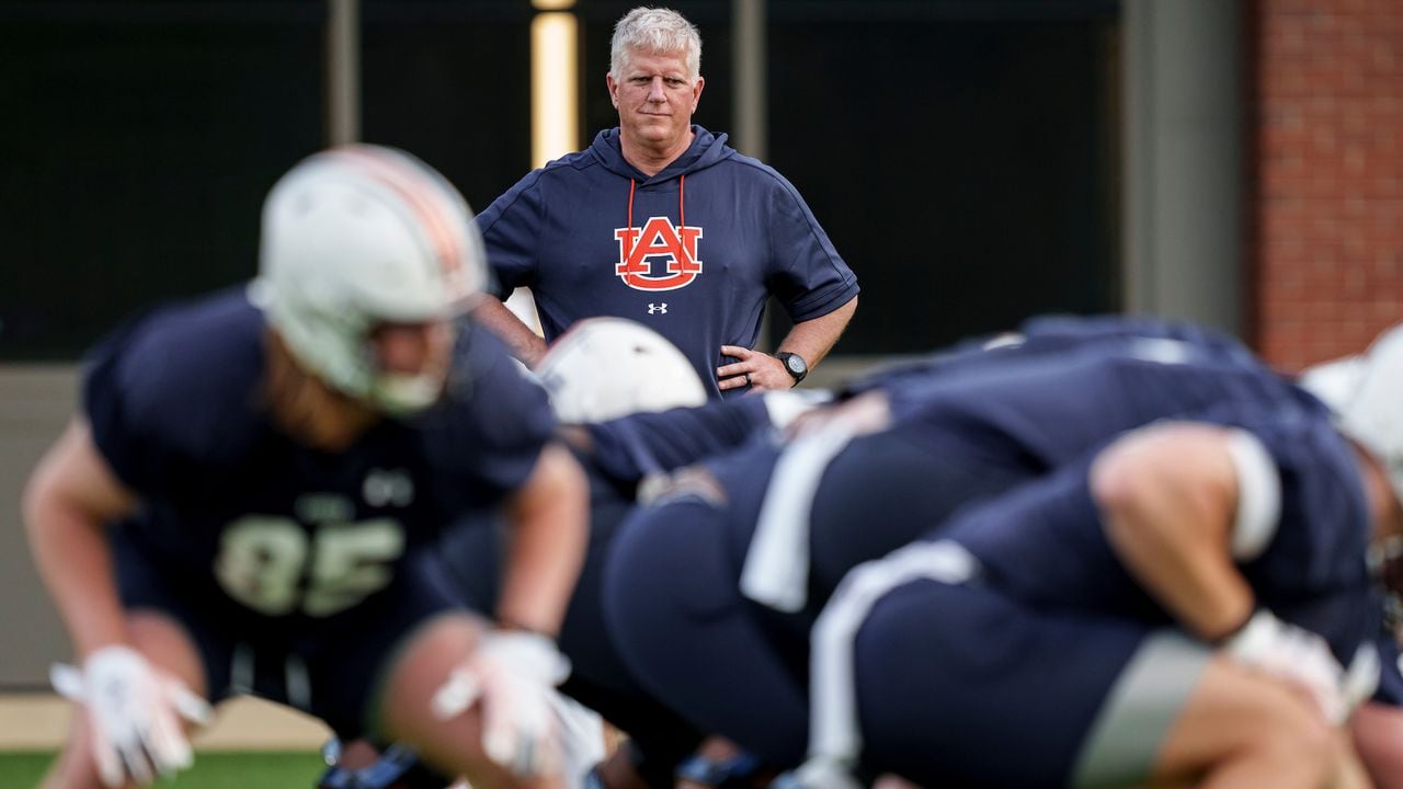 Auburn linebacker reacts to reports of DC Ron Roberts leaving for similar role at Florida