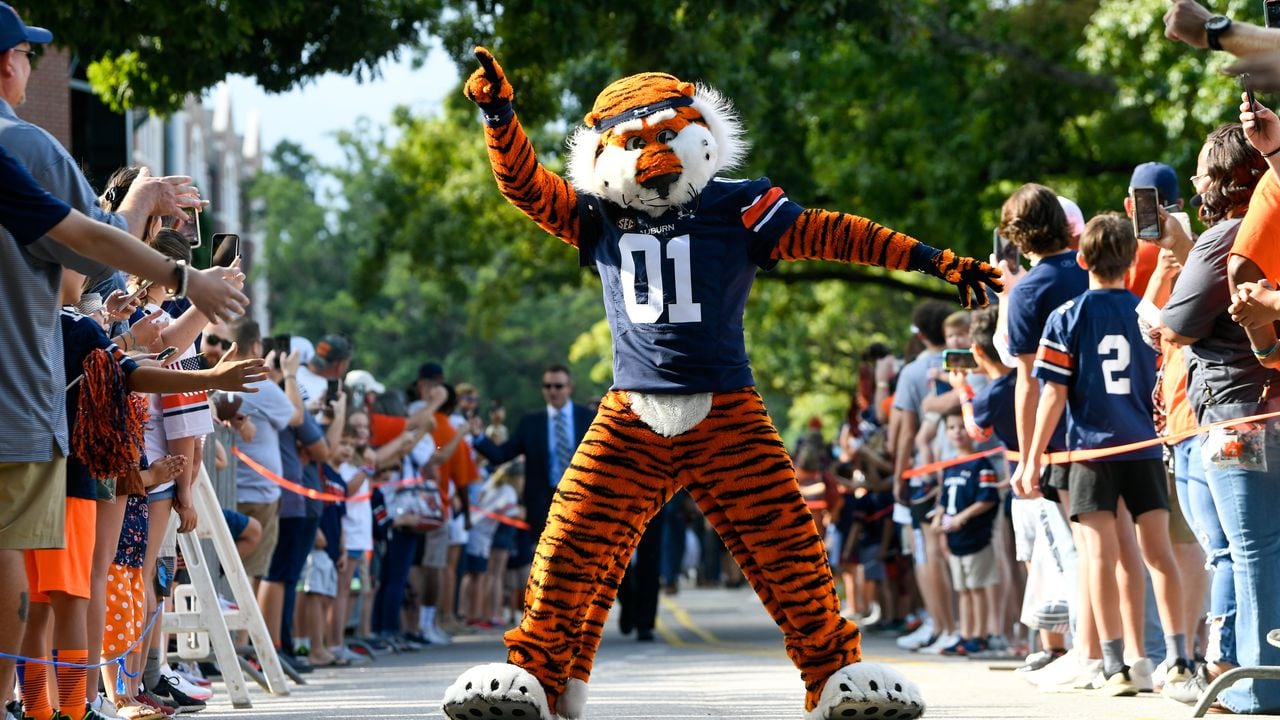 Auburnâs Aubie the Tiger wins 11th title at UCA National Championships