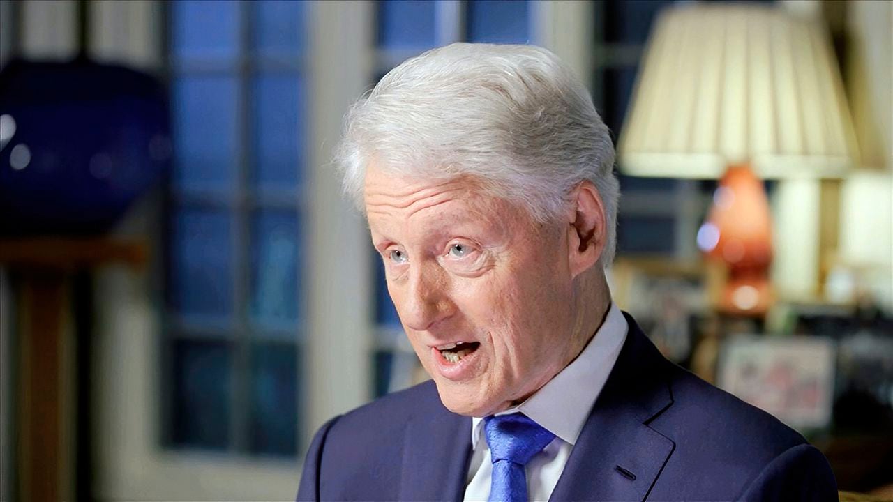 Bill Clinton âwalked intoâ Vanity Fair, threatened them not to write about âgood friendâ Jeffrey Epstein, papers show