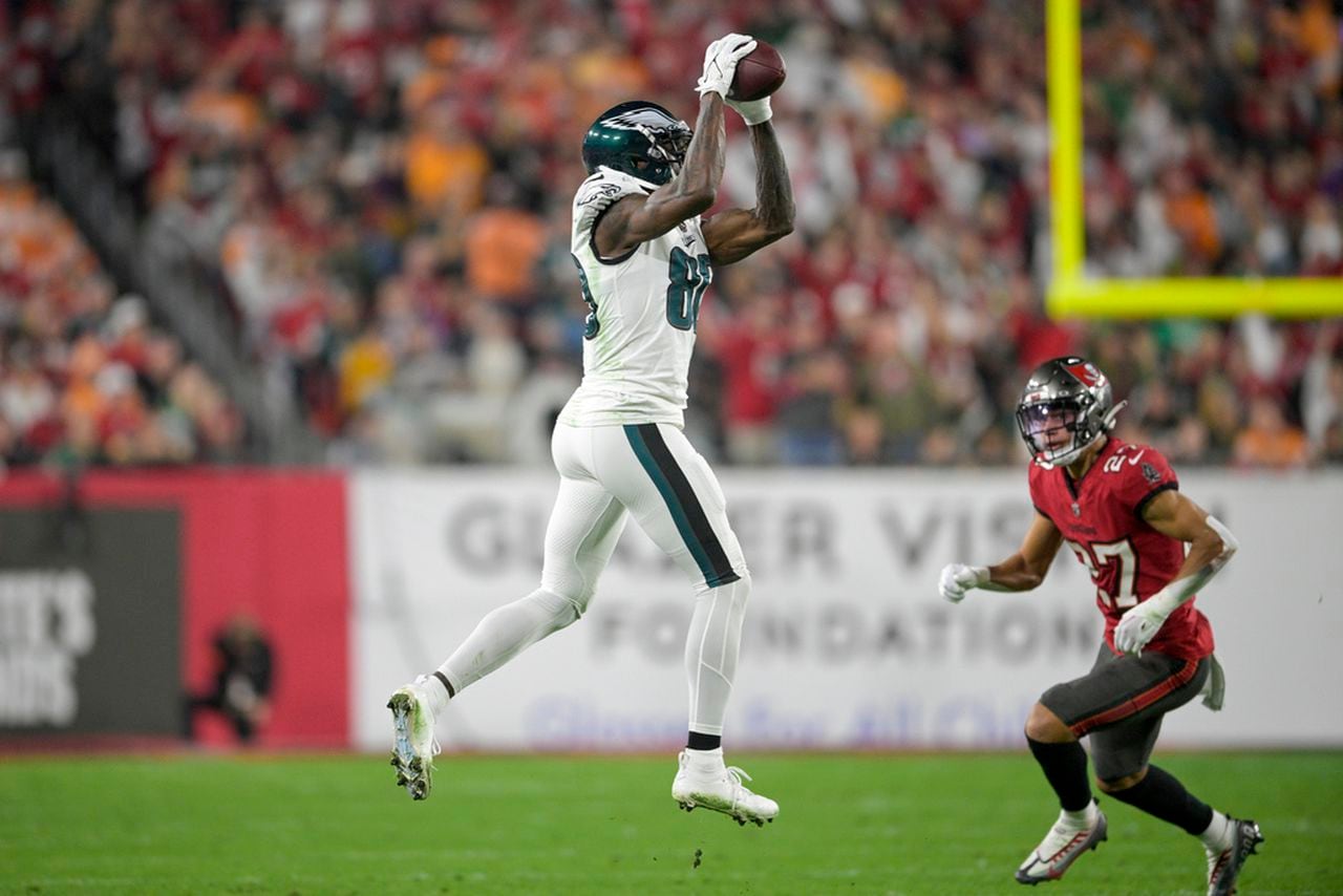 Philadelphia Eagles wide receiver Julio Jones catches the football during an NFL playoff game against the Tampa Bay Buccaneers