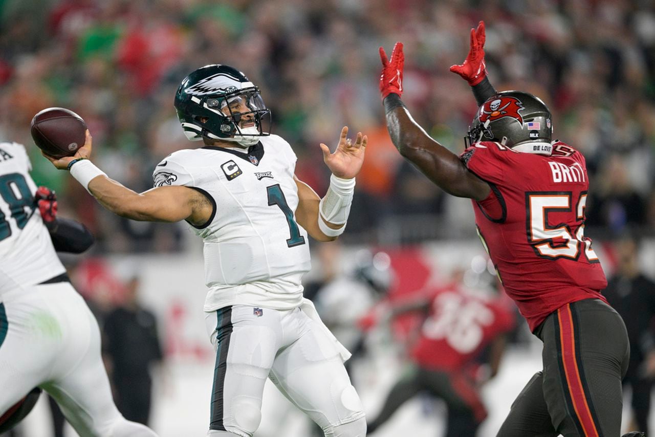 Bucs bounce defending NFC champion Eagles out of playoffs