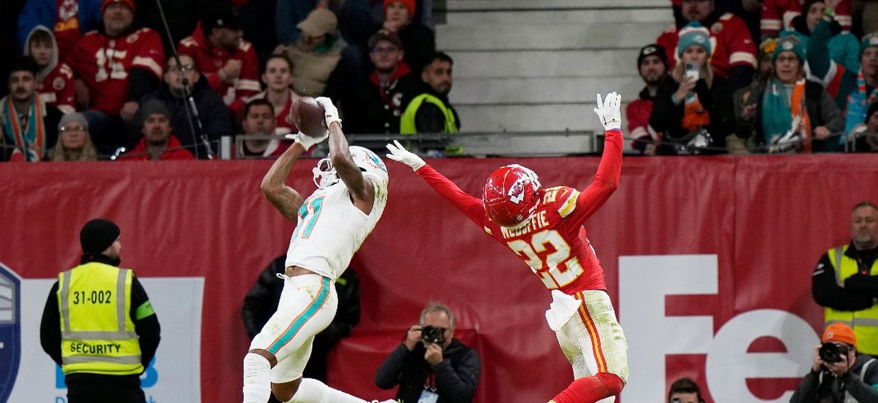 Caesars Sportsbook promo code LABONUS1000: Get up to $1,000 in bonuses for Dolphins vs. Chiefs on NFL Wild Card Weekend