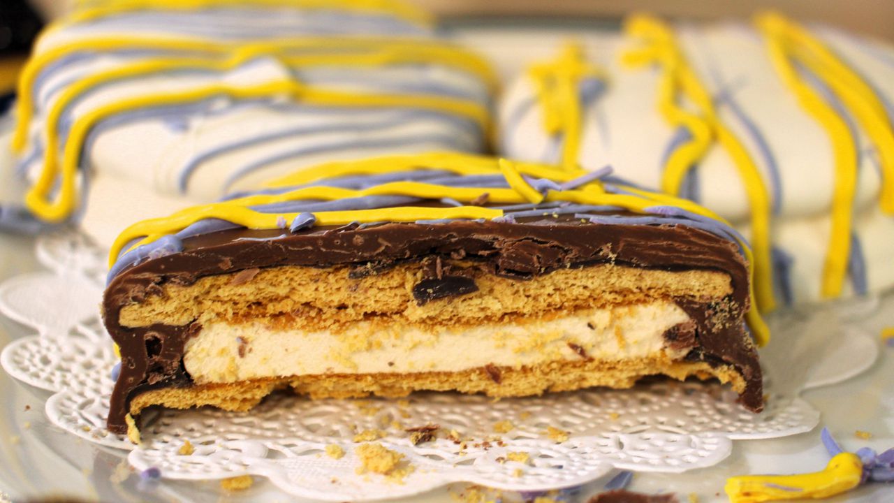 Chocolate-dipped MoonPies? At Mardi Gras in Mobile, thatâs a thing