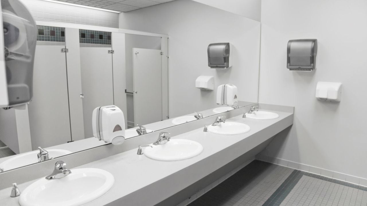 Dear Abby: Is it bad to comment about the time someone spends in the restroom?