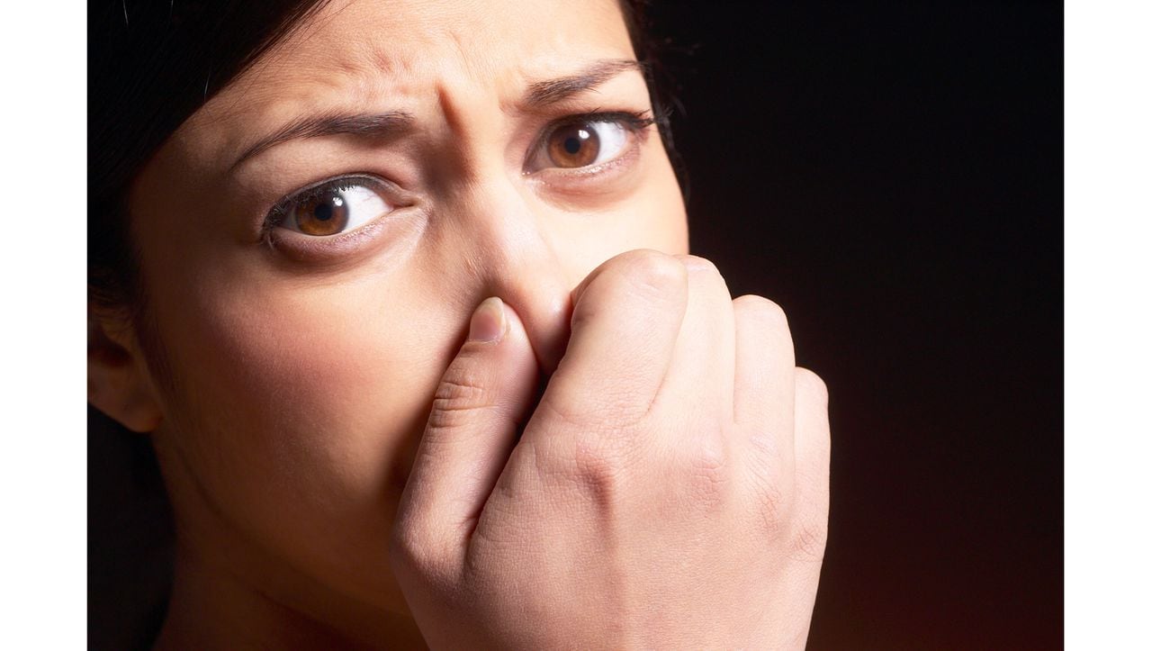 Dear Annie: What to do about father-in-lawâs disgusting habits, nose-picking, ear-picking