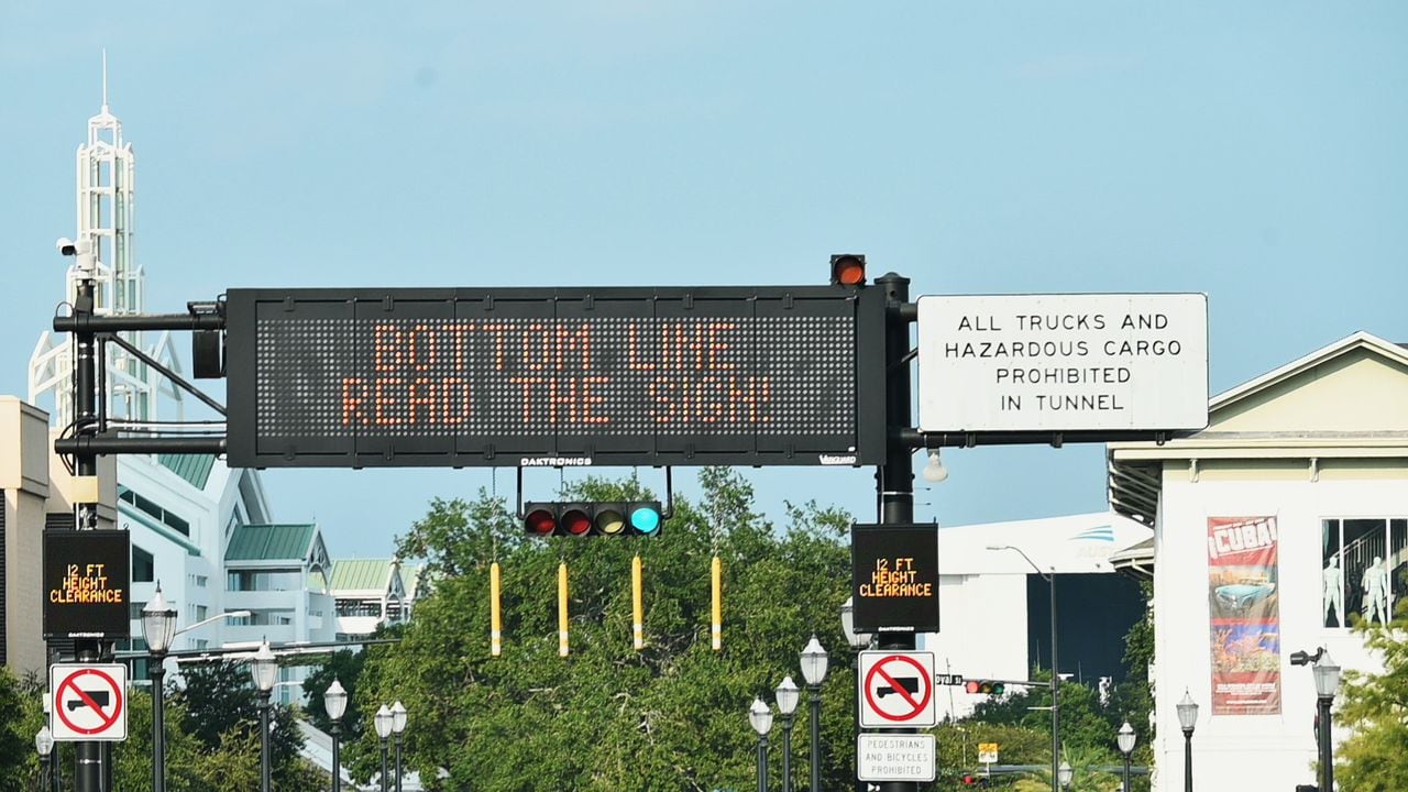 Federal highway rules could end quirky road signs at Bankhead Tunnel.