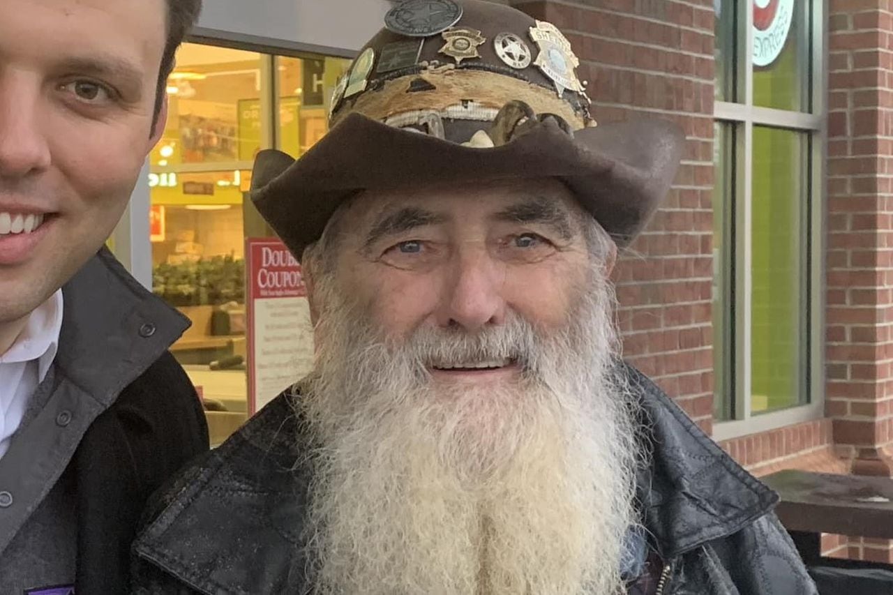 Herbert Coward, Toothless Man from âDeliveranceâ known for pet squirrel, dead at 85