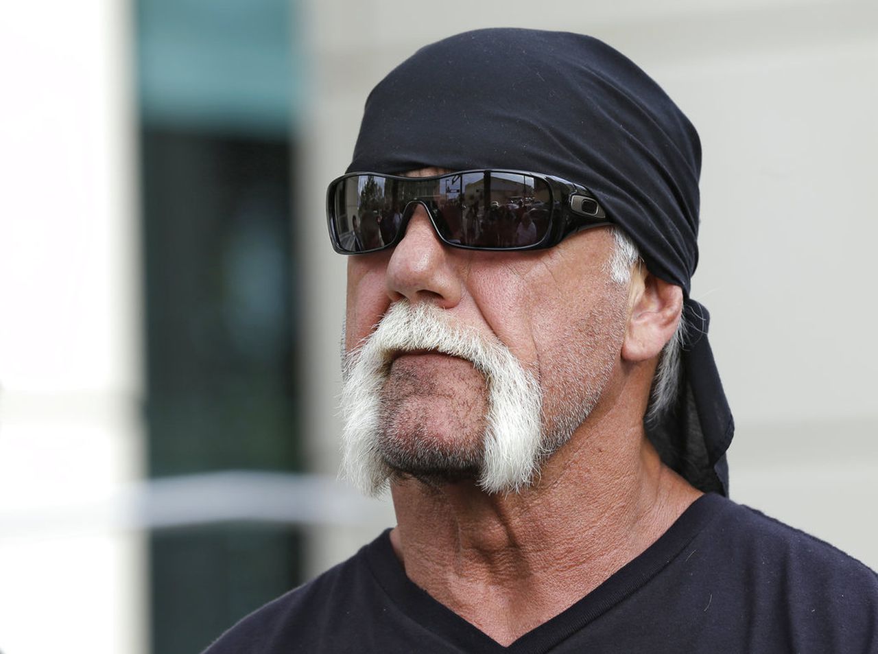 Hulk Hogan helps teen girl whose car flipped in Florida multi-car crash