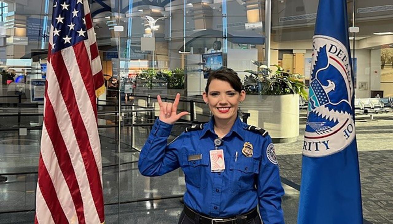 Huntsville TSA officer takes special care of deaf fliers: âThey are my peopleâ