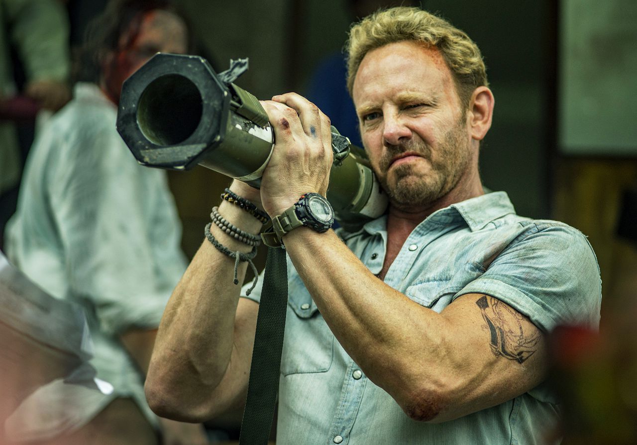 Ian Ziering of âBeverly Hills, 90210â² caught on video fighting mini-bikers on New Yearâs Eve