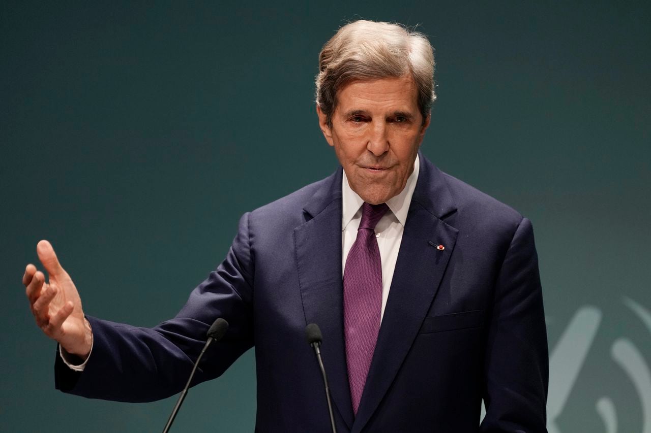 John Kerry stepping down as Biden administrationâs special envoy on climate