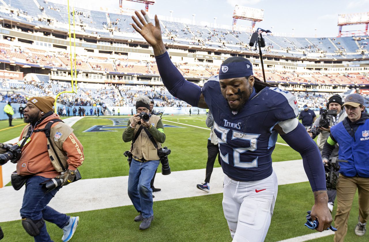 Lane Kiffin points to viral Derrick Henry video: âHis O-line loves him just like they did at Alabamaâ