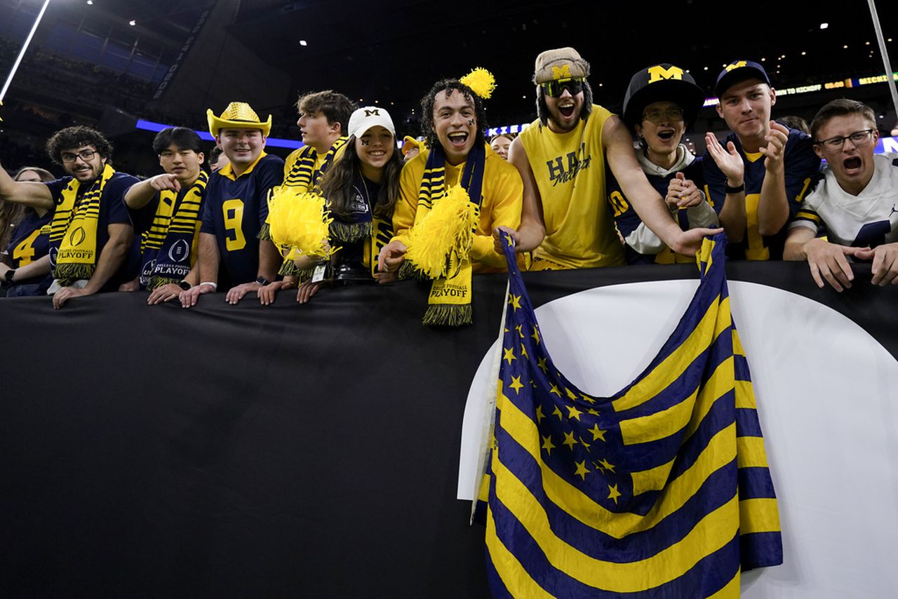 Michigan-Washington game concession prices for beer, water a âcrime,â âoutrageousâ