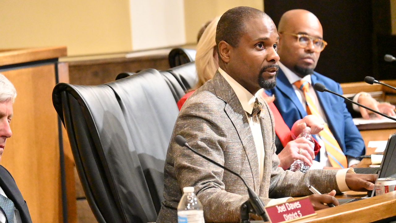 Mobile city council president talks policing and the cityâs downtown airport