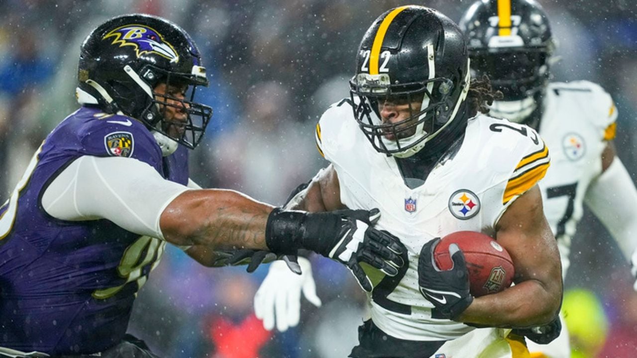 Najee Harris hits rushing milestone for third year in a row