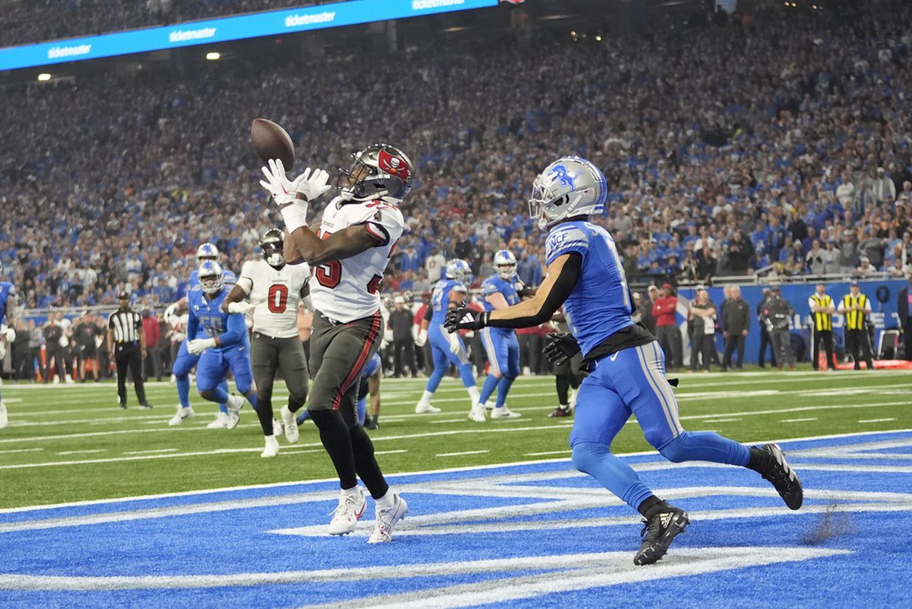 NFL playoffs: Jahmyr Gibbs scores key TD in Lionsâ win