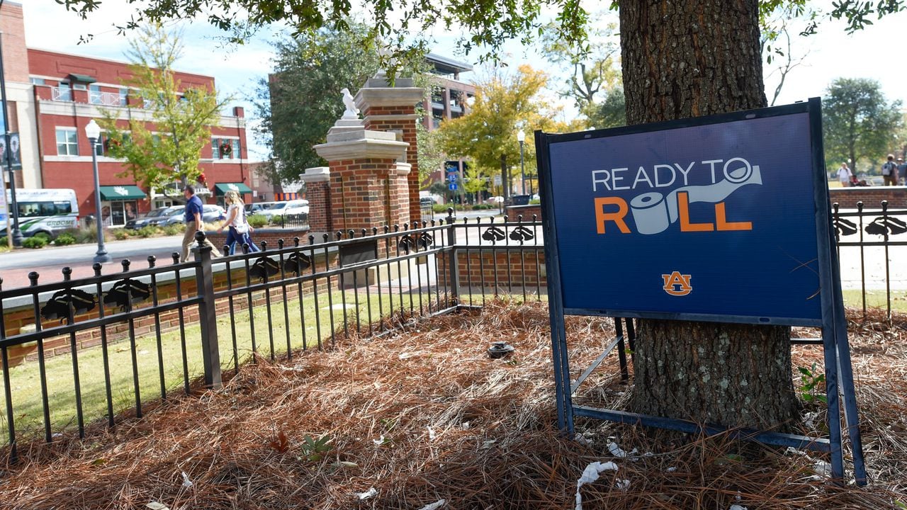 Nick Saban is retiring. So Auburn fans rolled Toomerâs Corner.