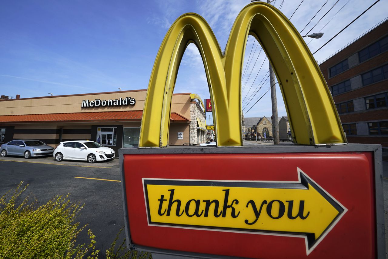 North Carolina pastor allegedly tried to push wifeâs co-worker into McDonaldâs deep fryer