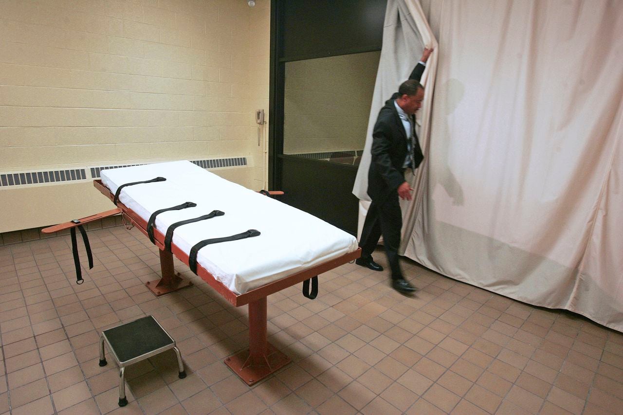 Ohio may follow Alabama in nitrogen gas executions: Inmates are âdying of old age,â AG says