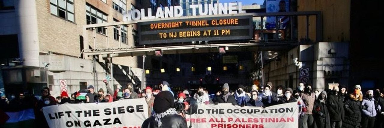 Pro-Palestine groups block New York City bridges, Holland Tunnel to illustrate âtrappedâ feeling in Gaza
