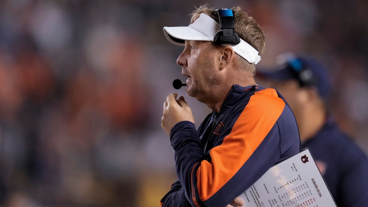 Report: Auburnâs Hugh Freeze to take over play calling after Philip Montgomeryâs firing