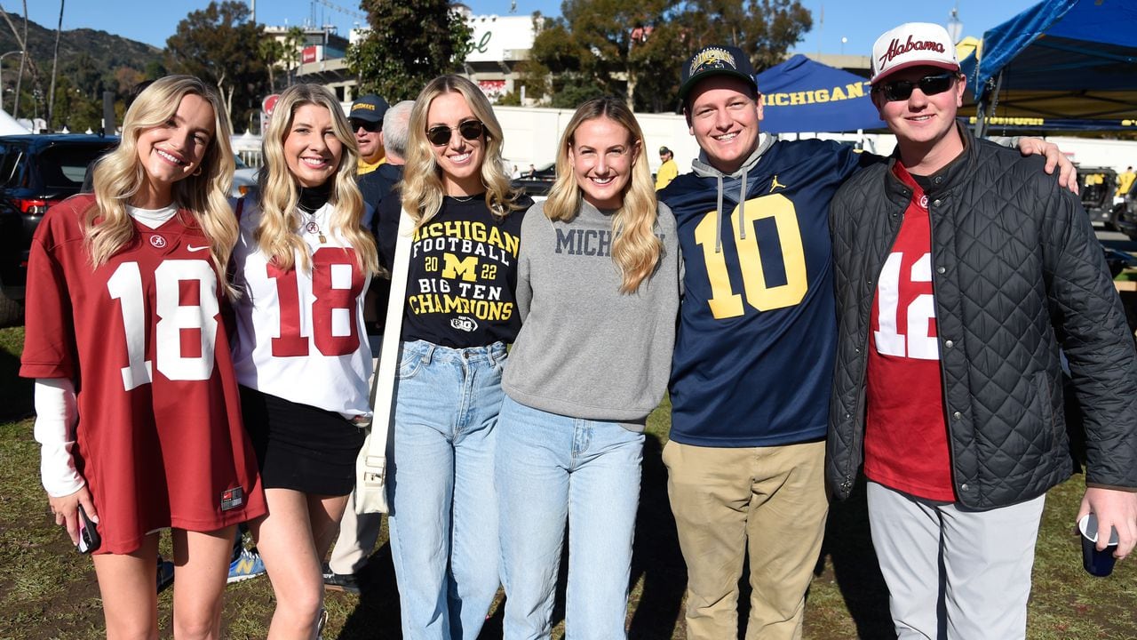 Alabama Michigan Fans Rose Bowl 2024