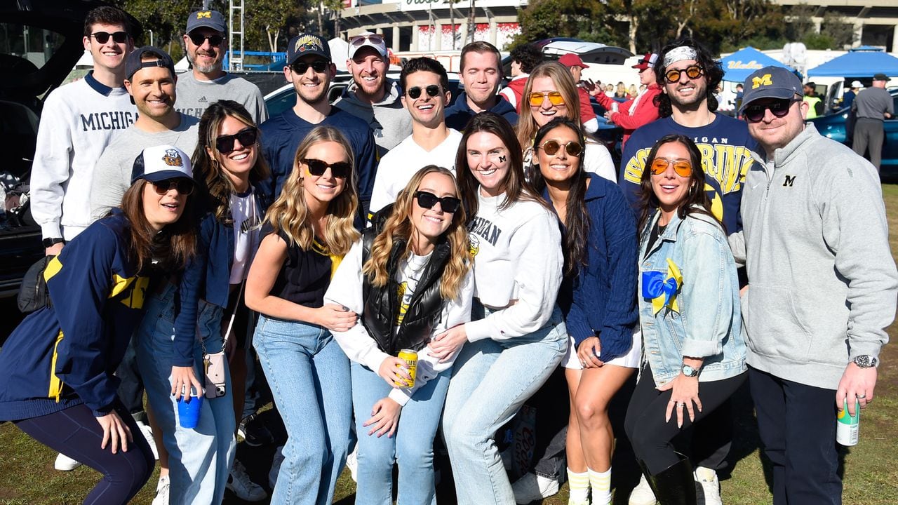 Alabama Michigan Fans Rose Bowl 2024