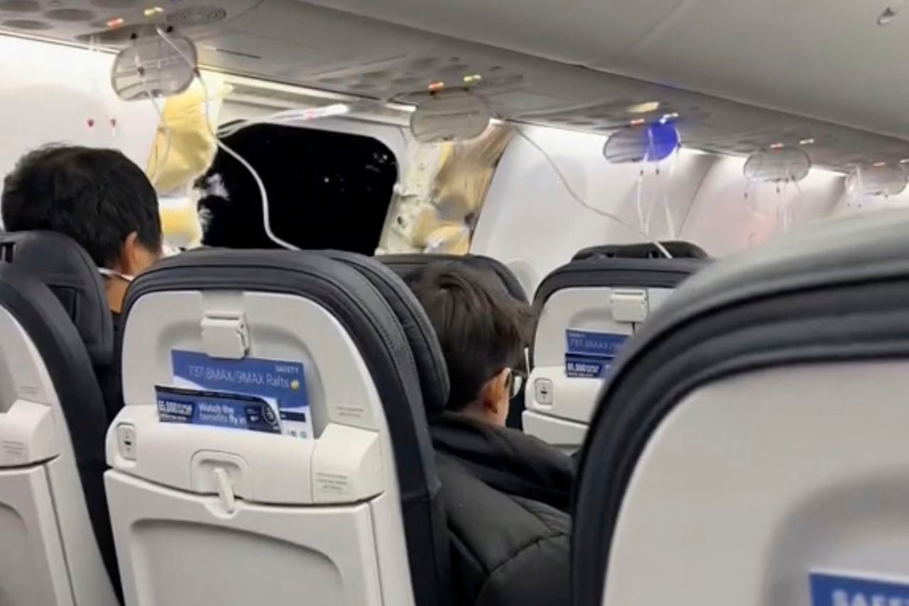Some Boeing 737 Max 9 jetliners ordered grounded after plane suffers blowout