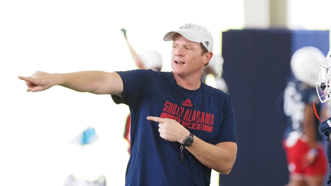 South Alabama officially announces Major Applewhite as head football coach