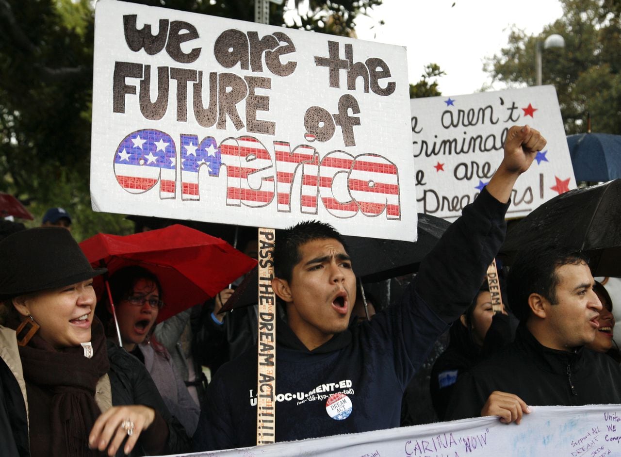 University of California claims undocumented students canât legally hold on-campus jobs. Experts beg to differ