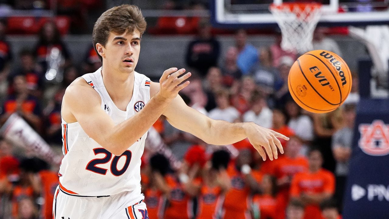 Watch as Auburn basketball senior walk-on Carter Sobera gets awarded scholarship