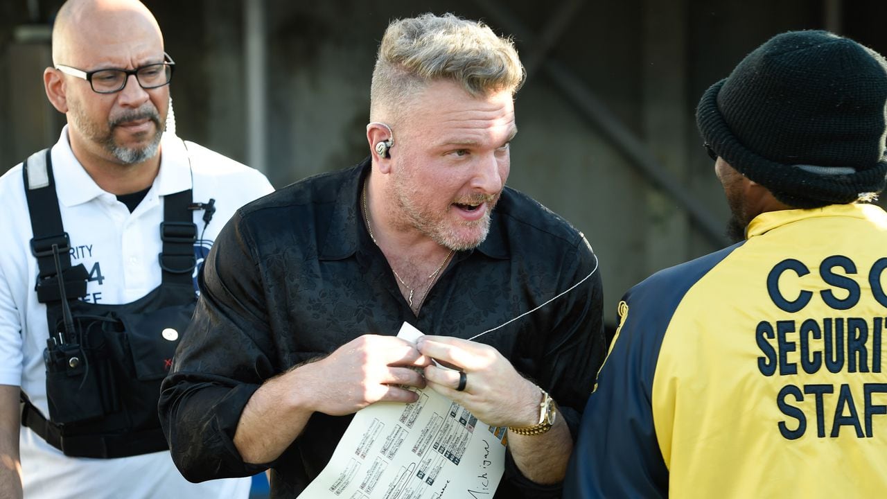Who is Norby Williamson, the ESPN exec Pat McAfee labeled a rat?