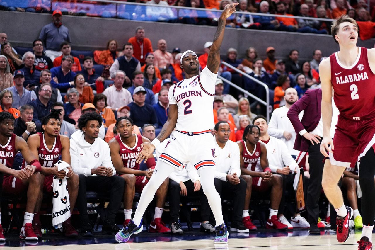 After Alabama win, Florida loss, Auburn moves down one spot in AP top 25