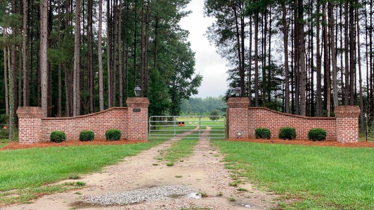 Alabama auctioneer sells âsecluded havenâ where Alex Murdaughâs family murdered for $1 million