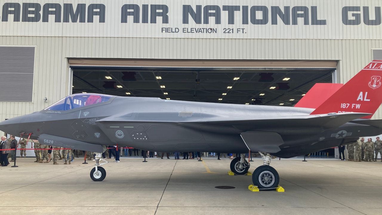 Alabama National Guardâs âRed Tailsâ show off new fighter jets