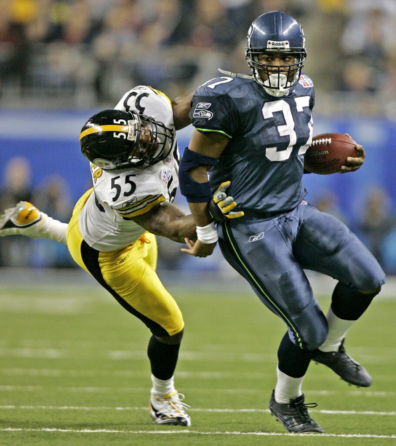 Seattle Seahawks running back Shaun Alexander carries the football against the Pittsburgh Steelers during Super Bowl XL