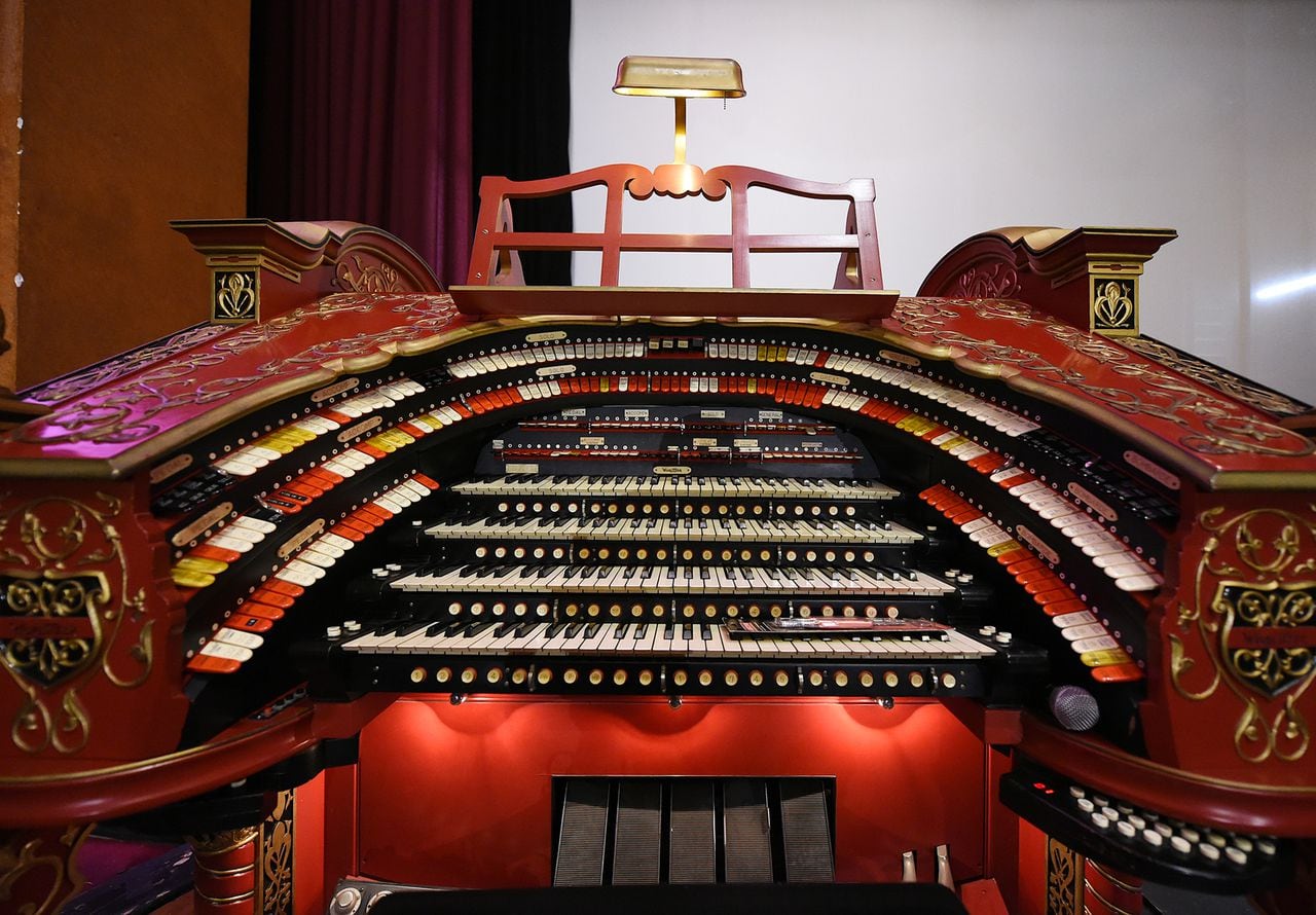 Alabama Theatreâs Mighty Wurlitzer is out for repairs: âItâs not goodbye, itâs see you later!â