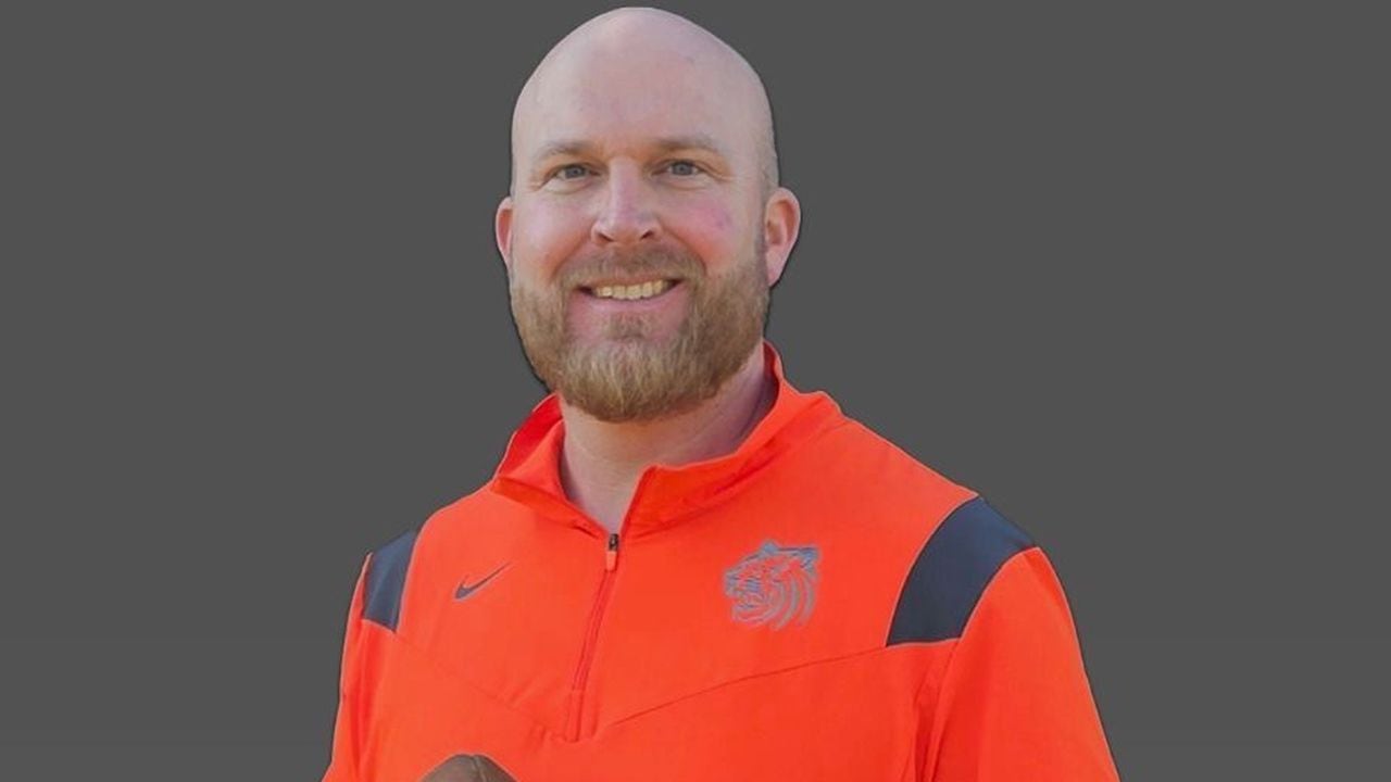 Andrew Davis returns to Baldwin County as head football coach